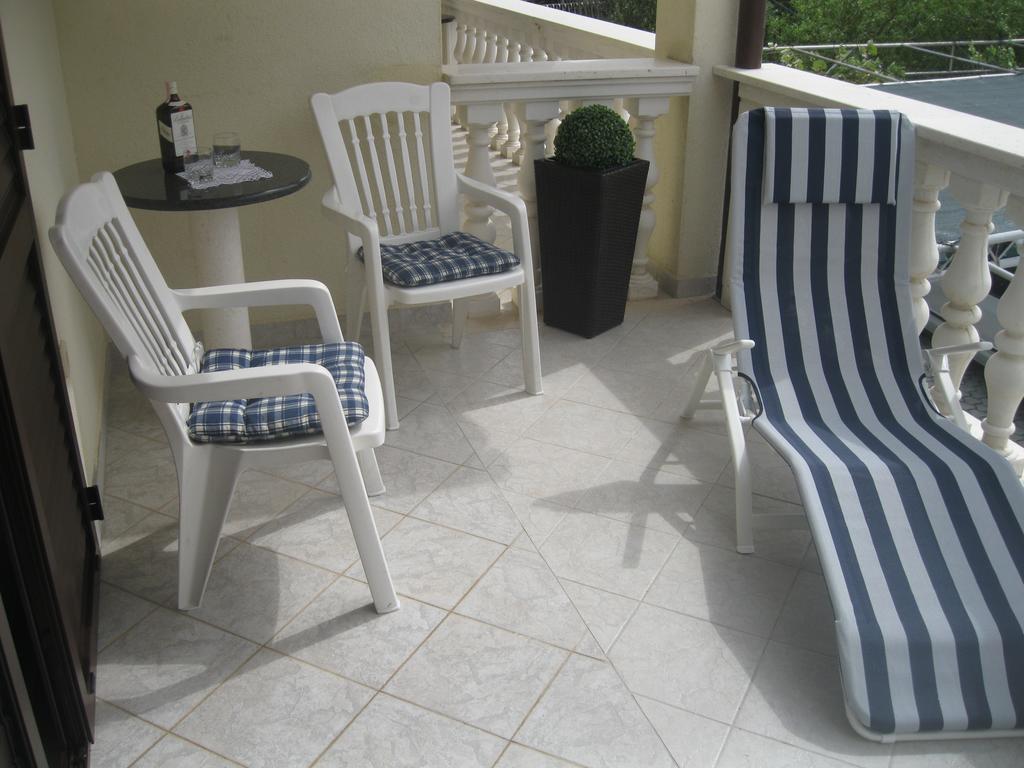 Apartments Villa Macola Трогир Екстериор снимка