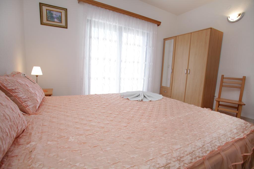 Apartments Villa Macola Трогир Екстериор снимка